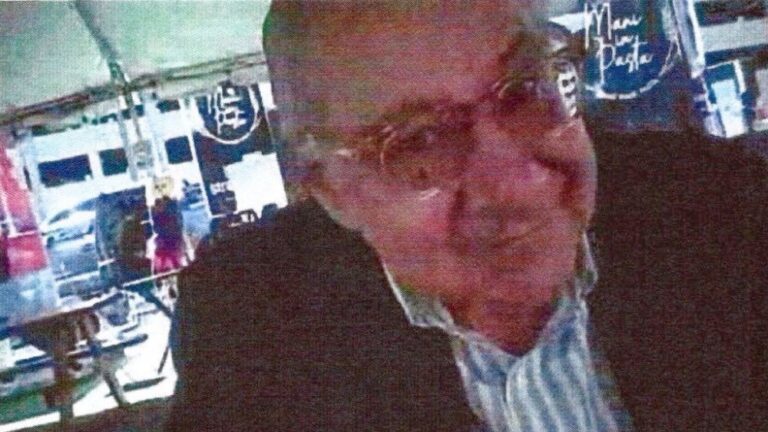 ABD’li eski büyükelçinin 40 yılı aşkın süredir Küba için casusluk yaptığı iddia edildi