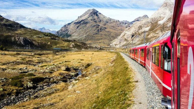 4 bin 550 koltuk, 100 vagon, 7 makinist: İsviçre’de dünyanın en uzun yolcu treni