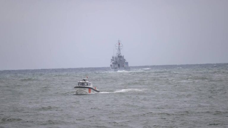 Marmara Denizi’nde batan geminin mürettebatını arama çalışmaları 10. gününde devam ediyor