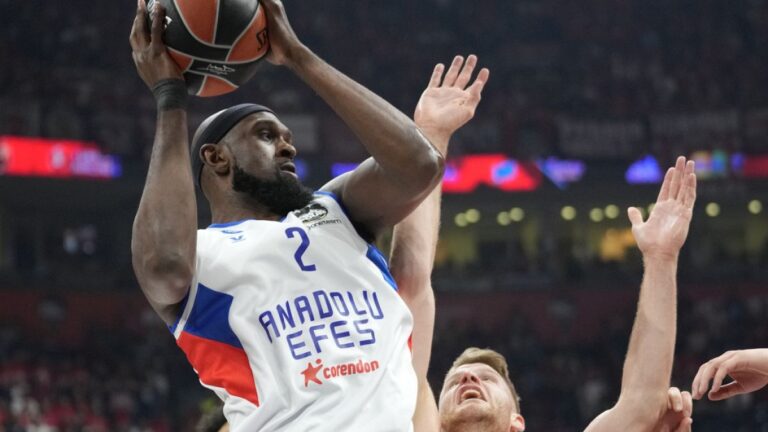 Euroleague’de play-in ve play-off heyecanı: Anadolu Efes ve Fenerbahçe’nin rakipleri belli oldu