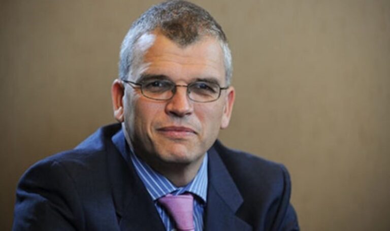 İngiliz ekonomist Timothy Ash’ten tartışma yaratacak ‘tasarruf değerlendirmesi’: Kamu maaşları ve emekli maaşlarında – Son Dakika Ekonomi Haberleri