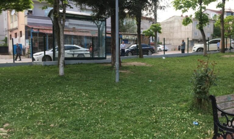 Parkta iki grup arasında bıçaklı kavga: 2 yaralı – Son Dakika Türkiye Haberleri