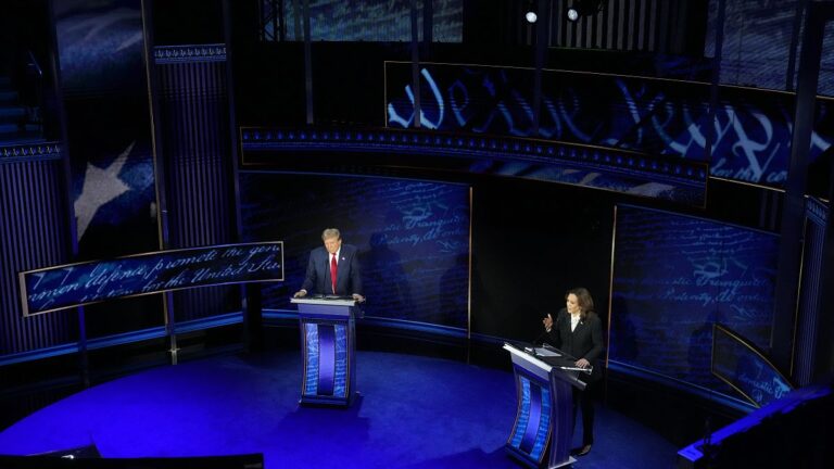 ‘Trump ilkokul, Harris ortaokul öğrencilerinin anlayabileceği kelimeler kullanıyor’: Araştırma