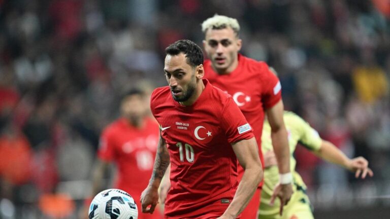 Milli maçta sakatlanan Hakan Çalhanoğlu’nun son durumu belli oldu!