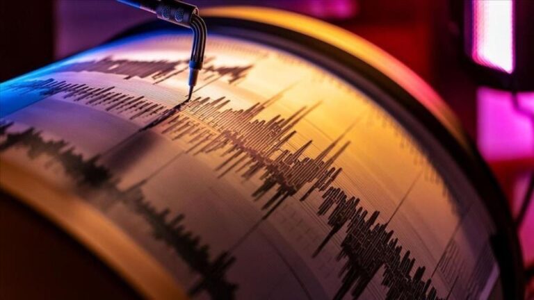 İran’ın İsfahan kentinde 5,3 büyüklüğünde deprem