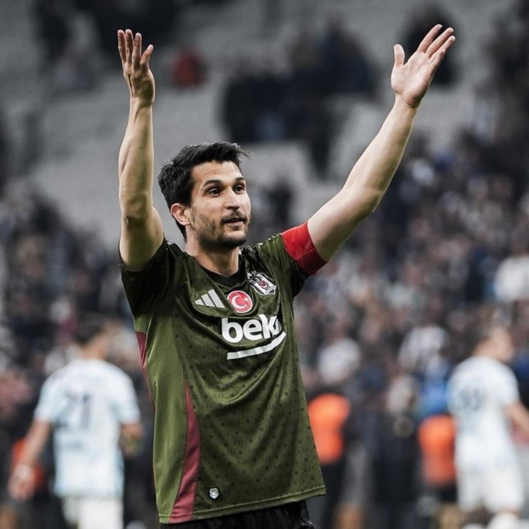 Türkiye Futbol Federasyonu'nun açıkladığı listede isimleri yer alan Necip Uysal ve Ersin Destanoğlu için bahis sitelerinden açıklama! 2