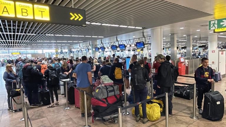 Brüksel Havalimanı’nda 26 Kasım’daki gidiş yönlü bütün uçuşlar iptal edildi